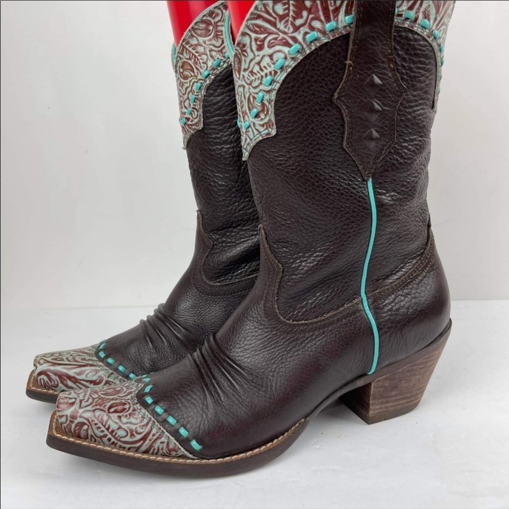 Ariat Women’s Western Snip Toe Multi-
colored boot